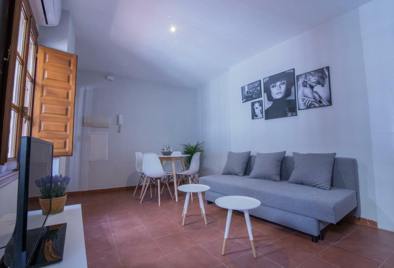 Apartamentos Nahira Suites 3000 Granada Exterior photo
